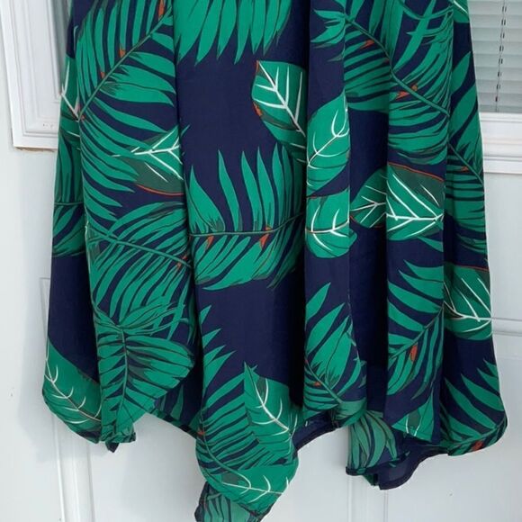 Take 50% OFF- Fashion Nova Halter Neck Palm Prints Dress, Size-L - Picture 6 of 14